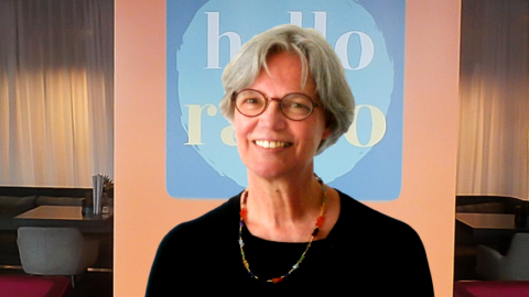Interview met Ankie Hettema op Hello Radio over het boek Hemel en Aarde in de wereld van het kind (www.kindenkosmos.nl)